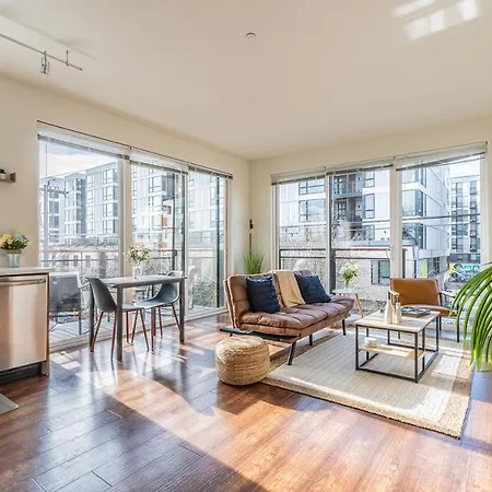 Close Downtown Modern Apartment - Pet Friendly, Wifi, Rooftop Views Seattle Exterior photo