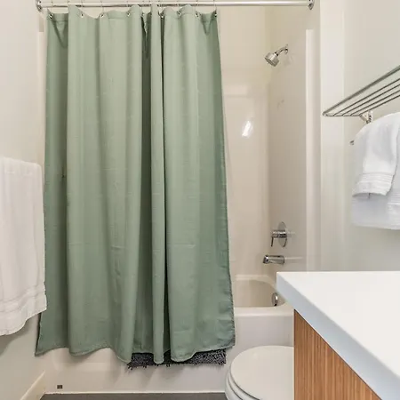 Close Downtown Modern Apartment - Pet Friendly, Wifi, Rooftop Views Seattle Exterior photo