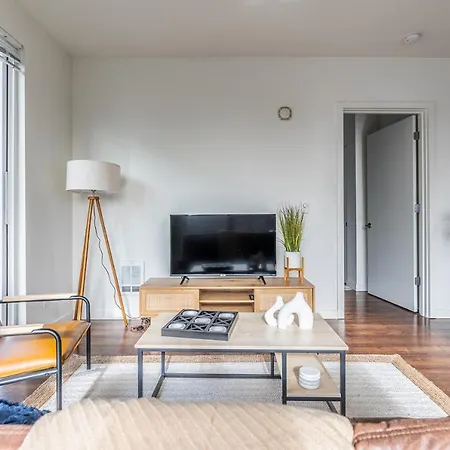 Close Downtown Modern Apartment - Pet Friendly, Wifi, Rooftop Views Seattle Exterior photo