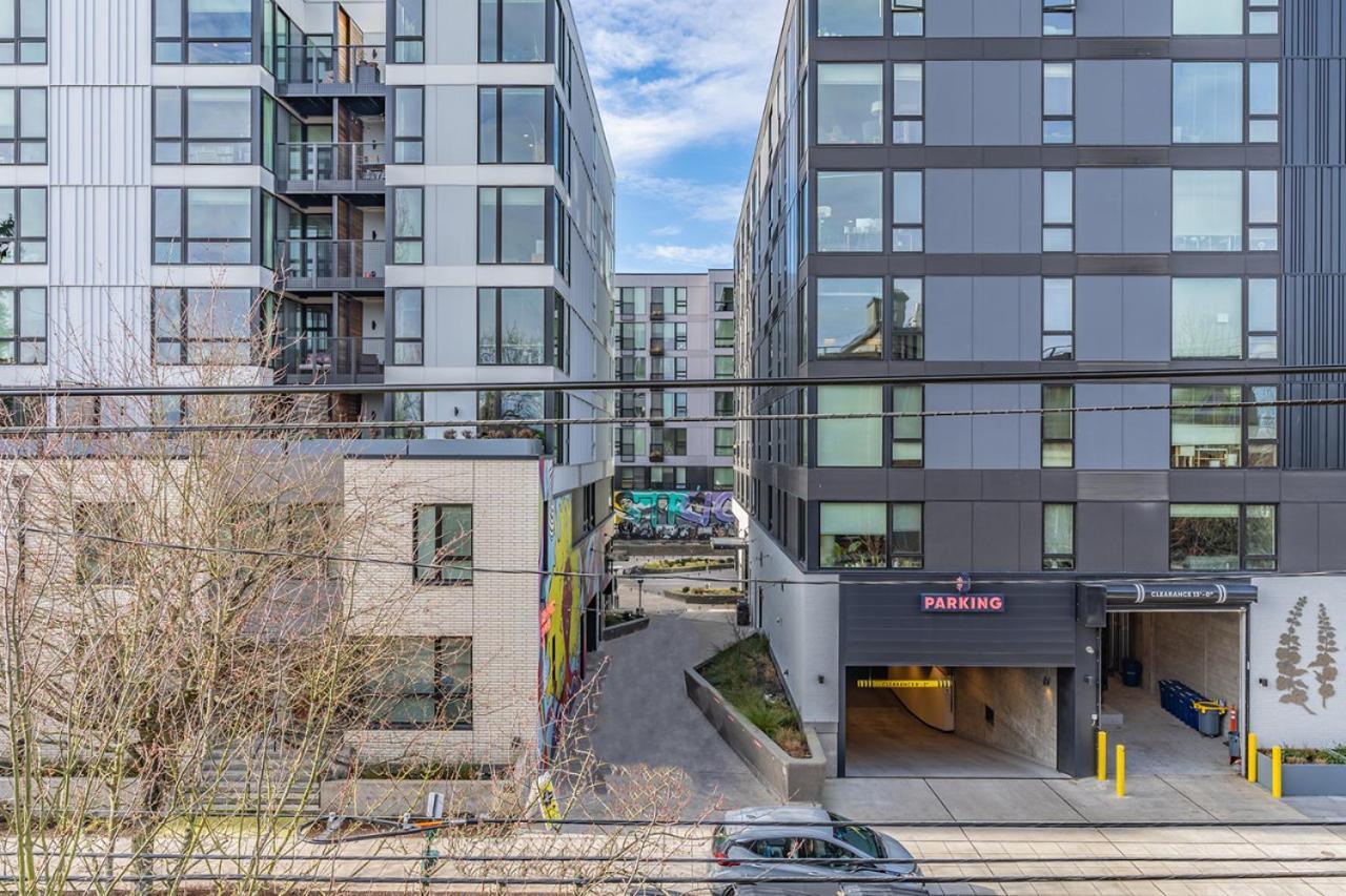 Close Downtown Modern - Pet Friendly, Wifi, Rooftop Views Appartamento *
