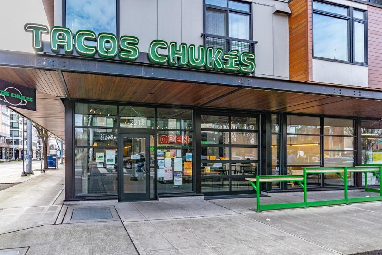 Close Downtown Modern - Pet Friendly, Wifi, Rooftop Views Appartamento *